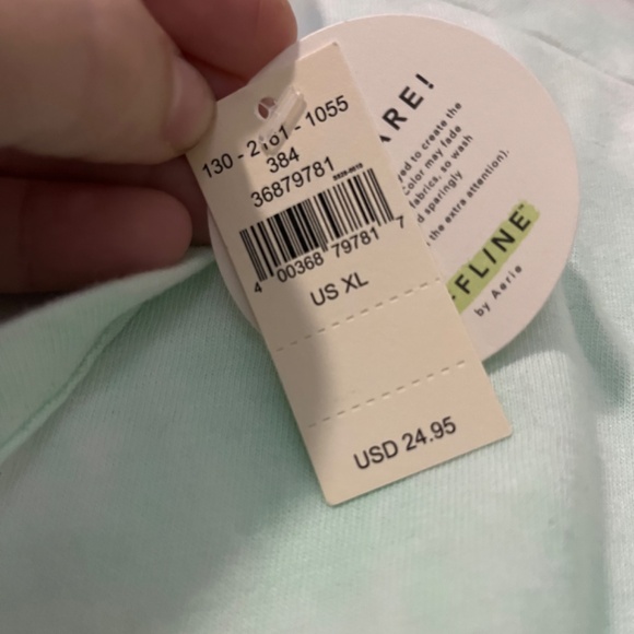 Offline Cropped Tee NWT - Picture 4 of 4